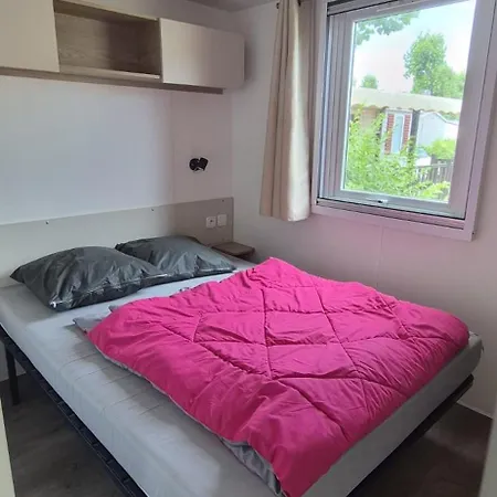 Mobil Famille Calazel Camping *
